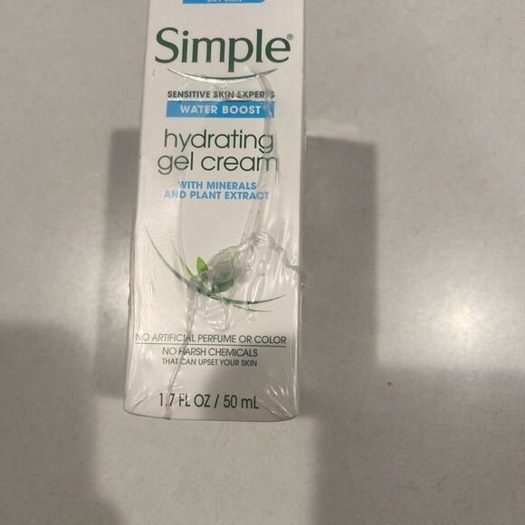 3 Pk. Simple Water Boost Hydrating Gel Cream Face Moisturizer 1.7 Oz Travel Size - Picture 3 of 4